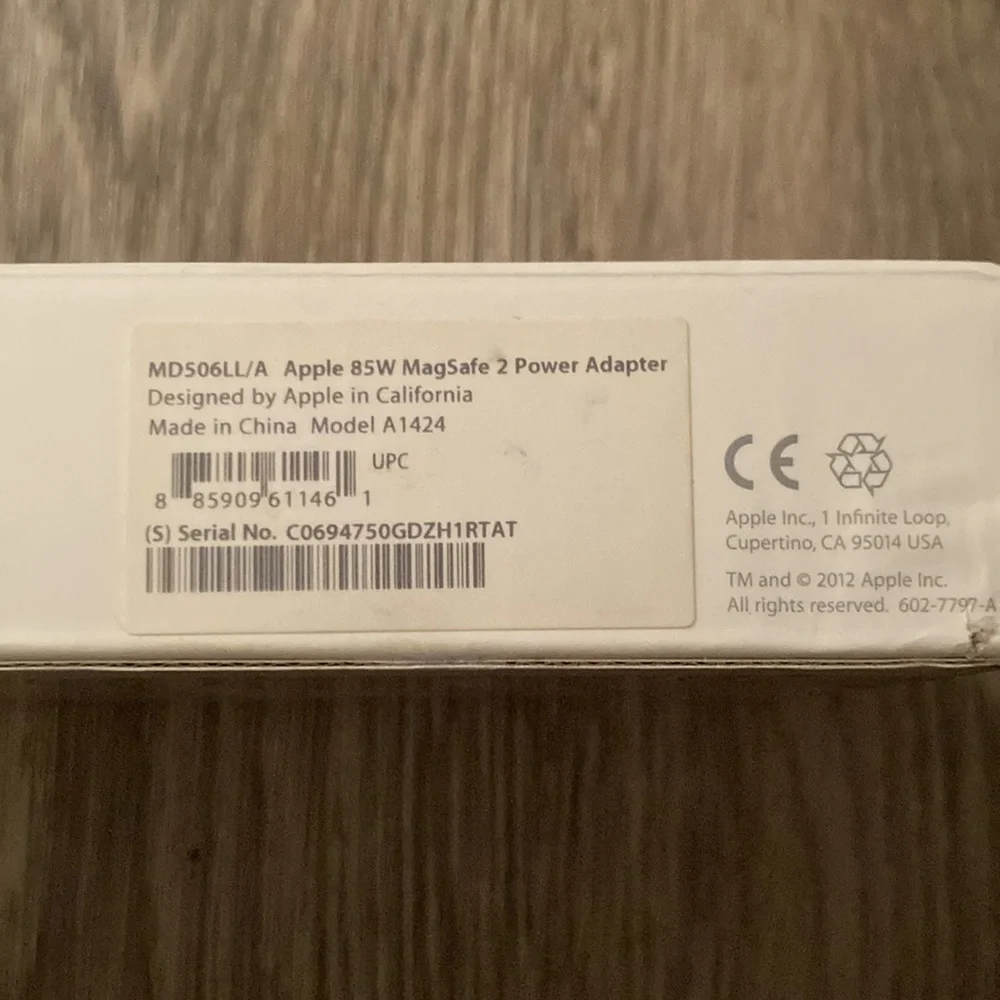 Apple 🍎 85W MagSafe 2 Power Adapter.